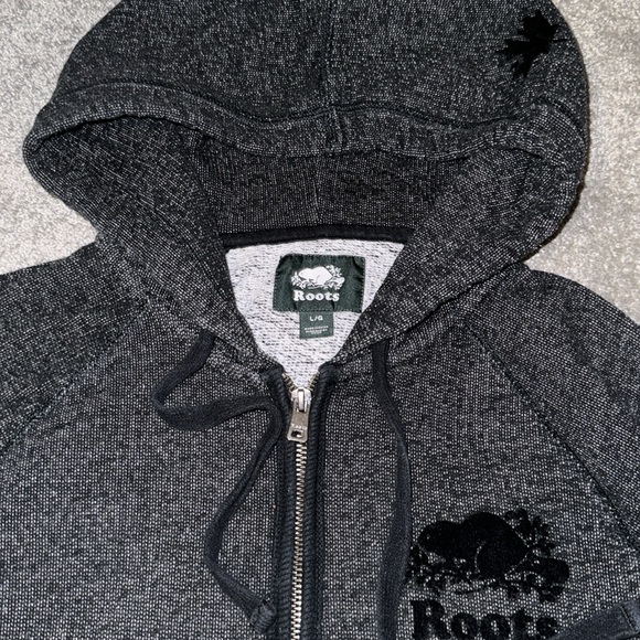Roots zip up hoodie!! - Picture 2 of 7